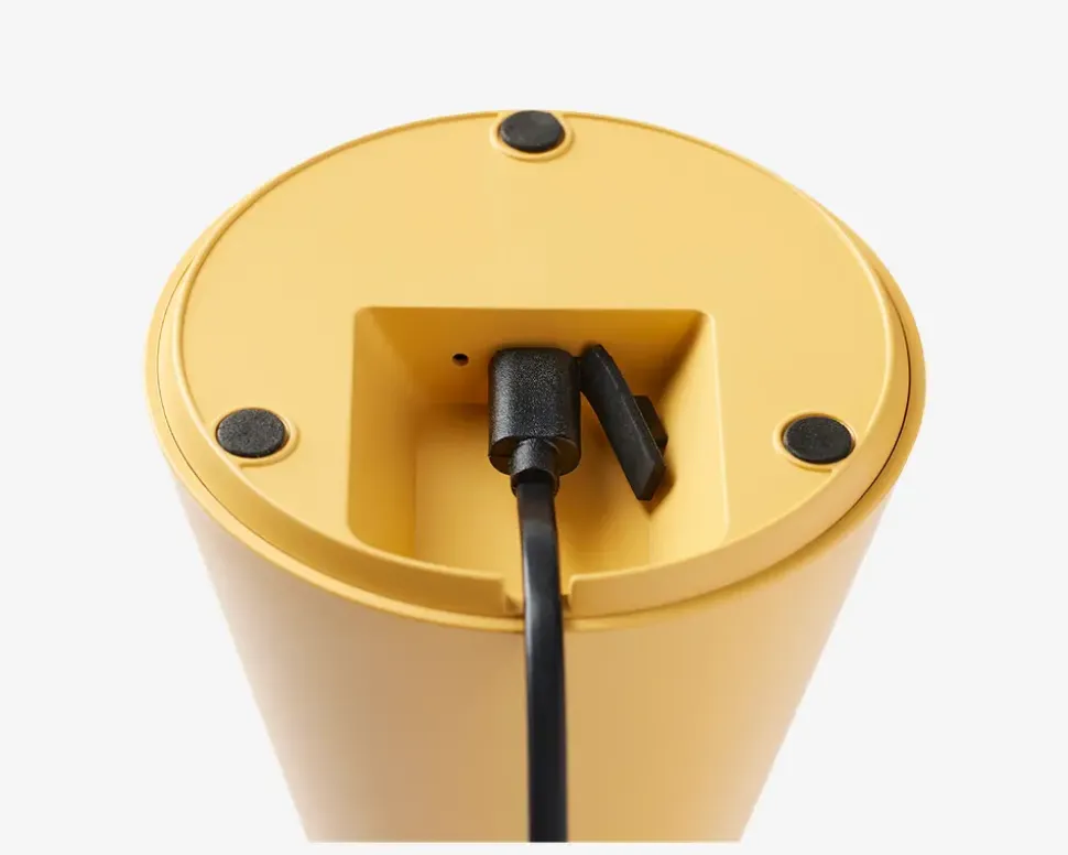 Bordlampe Nyhavn støvet gul H.21,5 cm
