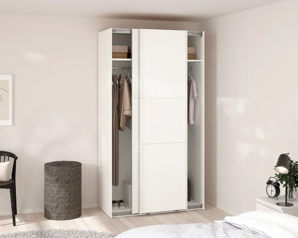 Garderobeskab Case hvid B. 119 x H. 221 cm