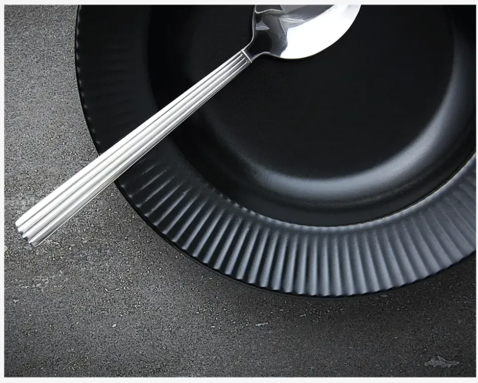 Groovy Suppe Tallerken Sort Ø23 cm