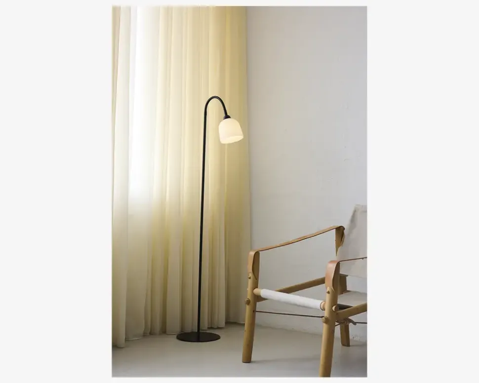 Gulvlampe Glow m. 1 arme sort H.130 cm